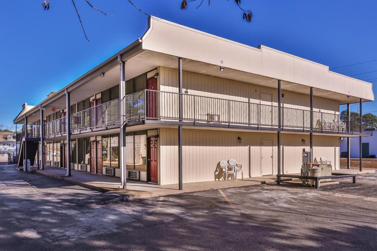 Candlewick Inn And Suites Eureka Springs Exterior photo
