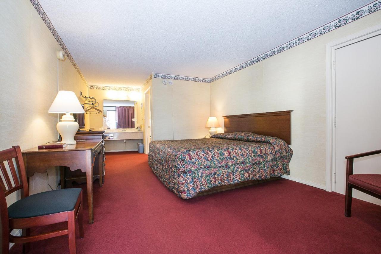 Candlewick Inn And Suites Eureka Springs Exterior photo